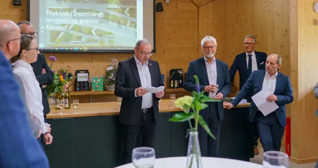 DSC05057 Beskåret Til Web